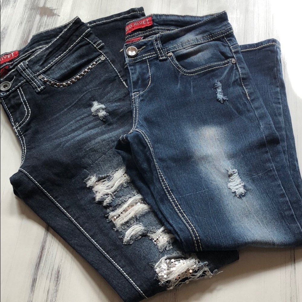 PRICE ⬇️ 2 PAIR RED RIVET JEANS / CROPPED JEANS